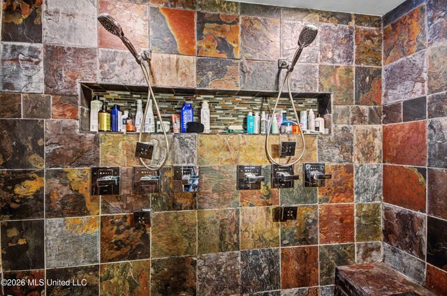 3919 Pinewood Drive, Jackson, MS 39211