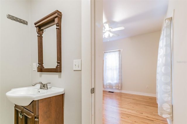 317 W JEAN STREET, Tampa, FL 33604