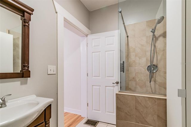317 W JEAN STREET, Tampa, FL 33604