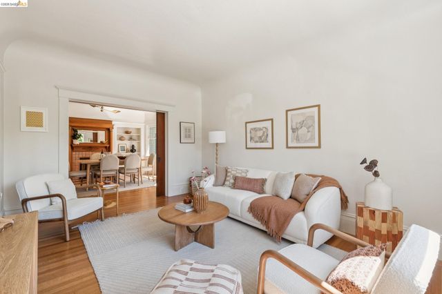 4130 Gilbert St, Oakland, CA 94611