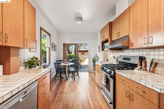 4130 Gilbert St, Oakland, CA 94611