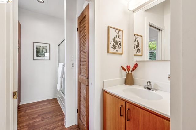 4130 Gilbert St, Oakland, CA 94611