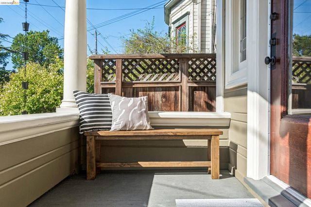 4130 Gilbert St, Oakland, CA 94611
