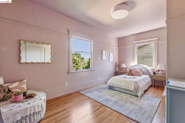 4130 Gilbert St, Oakland, CA 94611