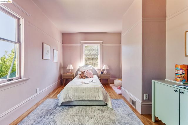 4130 Gilbert St, Oakland, CA 94611