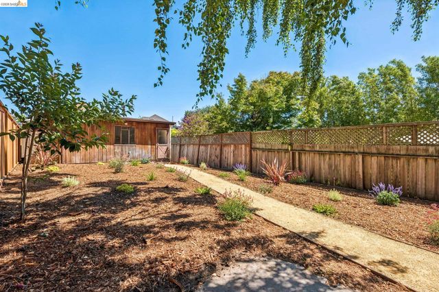 4130 Gilbert St, Oakland, CA 94611