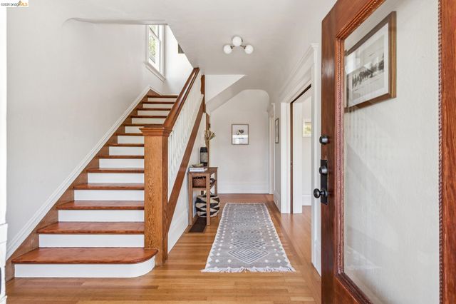4130 Gilbert St, Oakland, CA 94611