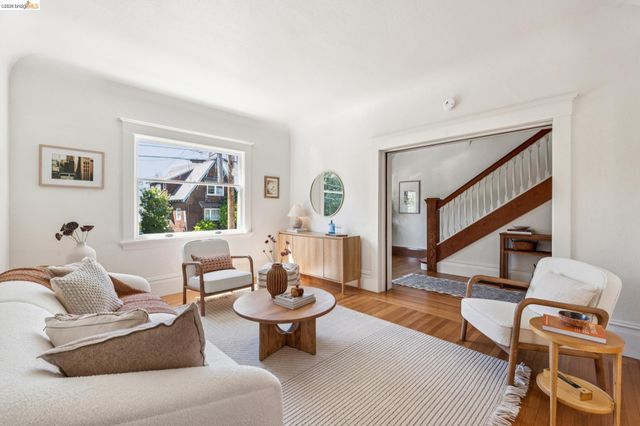 4130 Gilbert St, Oakland, CA 94611