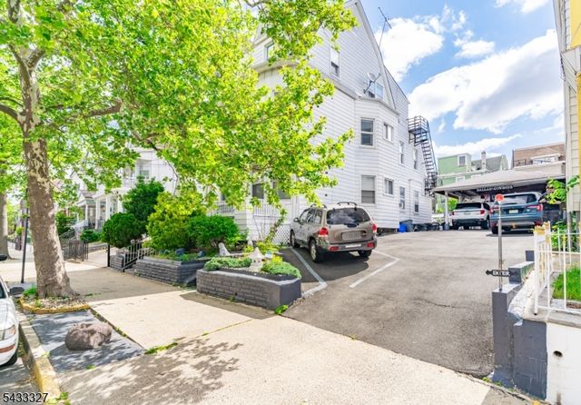 257 Parker St, Newark City, NJ 07104