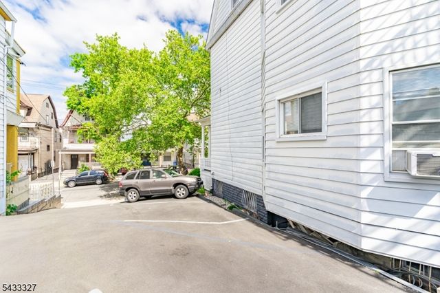 257 Parker St, Newark City, NJ 07104
