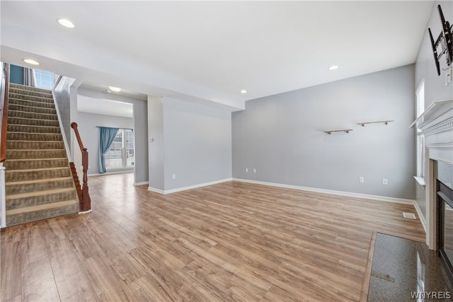 1 Skylark Lane, Wheatfield, NY 14304