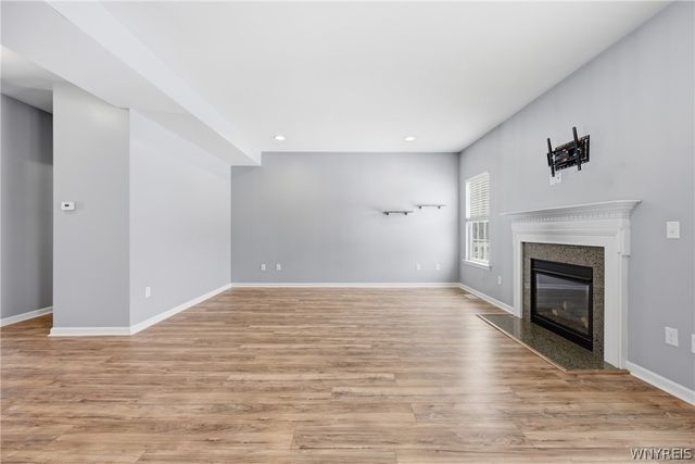 1 Skylark Lane, Wheatfield, NY 14304