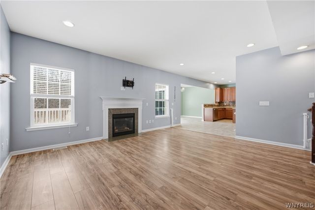 1 Skylark Lane, Wheatfield, NY 14304