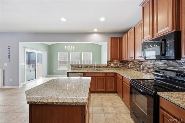 1 Skylark Lane, Wheatfield, NY 14304