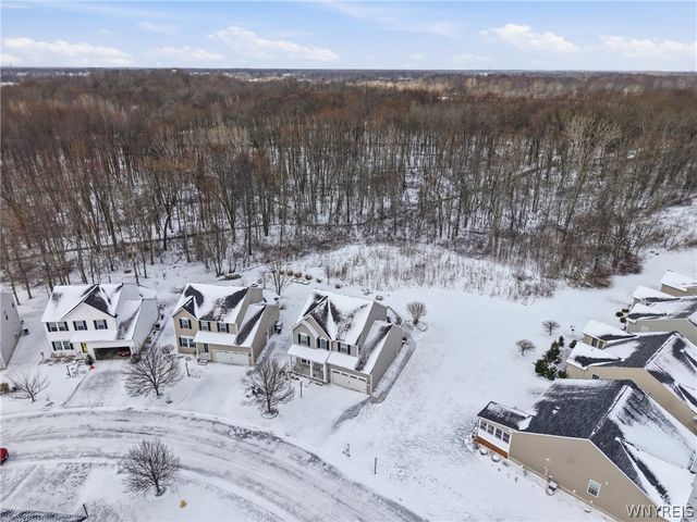 1 Skylark Lane, Wheatfield, NY 14304