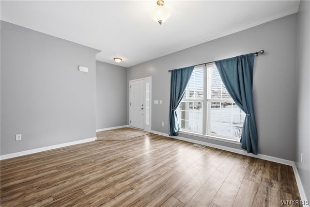 1 Skylark Lane, Wheatfield, NY 14304