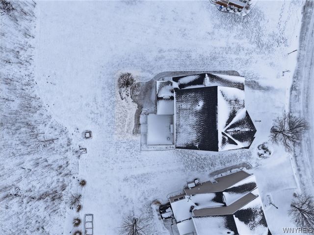 1 Skylark Lane, Wheatfield, NY 14304