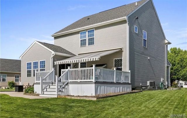 1 Skylark Lane, Wheatfield, NY 14304