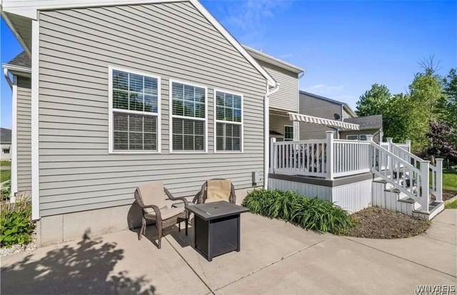 1 Skylark Lane, Wheatfield, NY 14304