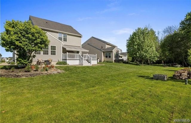 1 Skylark Lane, Wheatfield, NY 14304