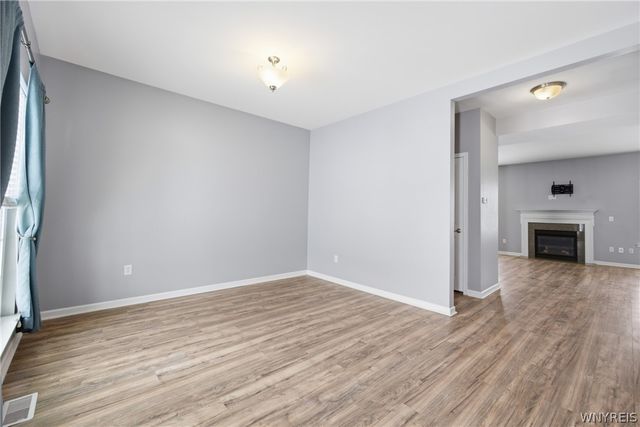 1 Skylark Lane, Wheatfield, NY 14304