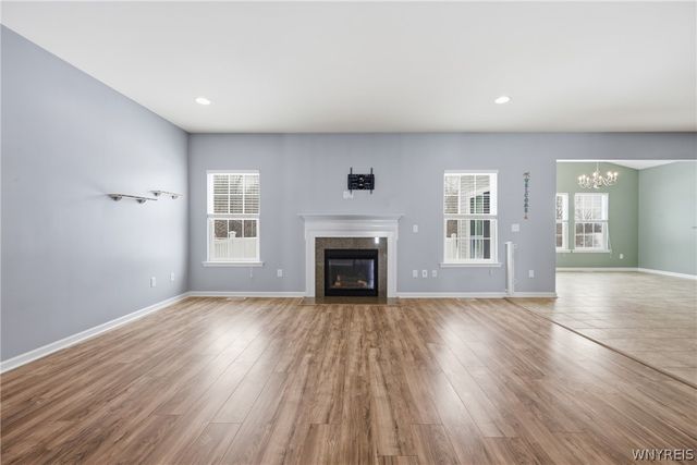 1 Skylark Lane, Wheatfield, NY 14304