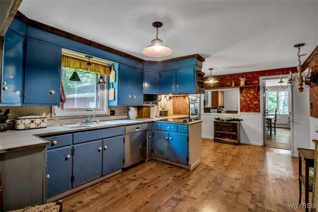 8905 County Rd, Clarence, NY 14032