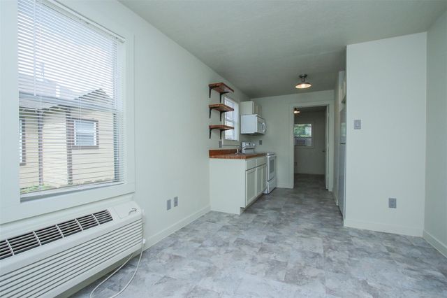 505 E 32nd Street 1, Houston, TX 77018