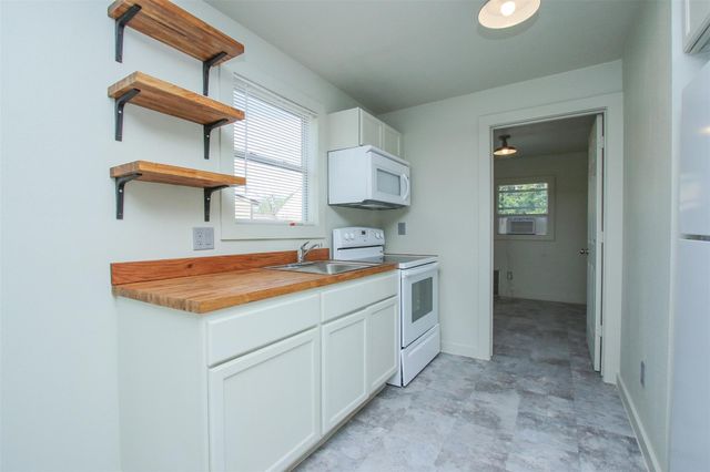 505 E 32nd Street 1, Houston, TX 77018