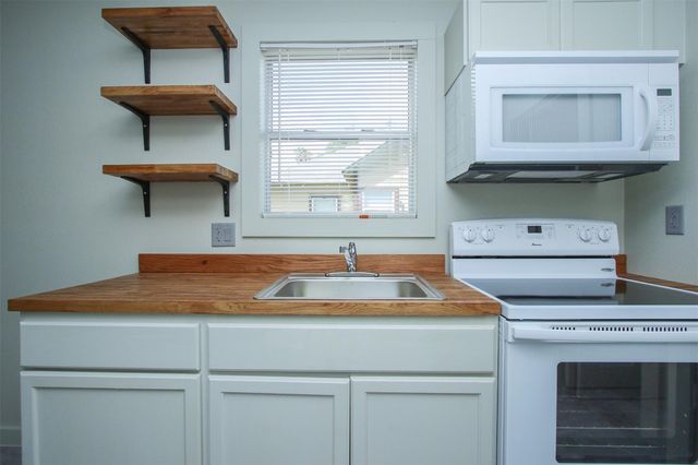 505 E 32nd Street 1, Houston, TX 77018