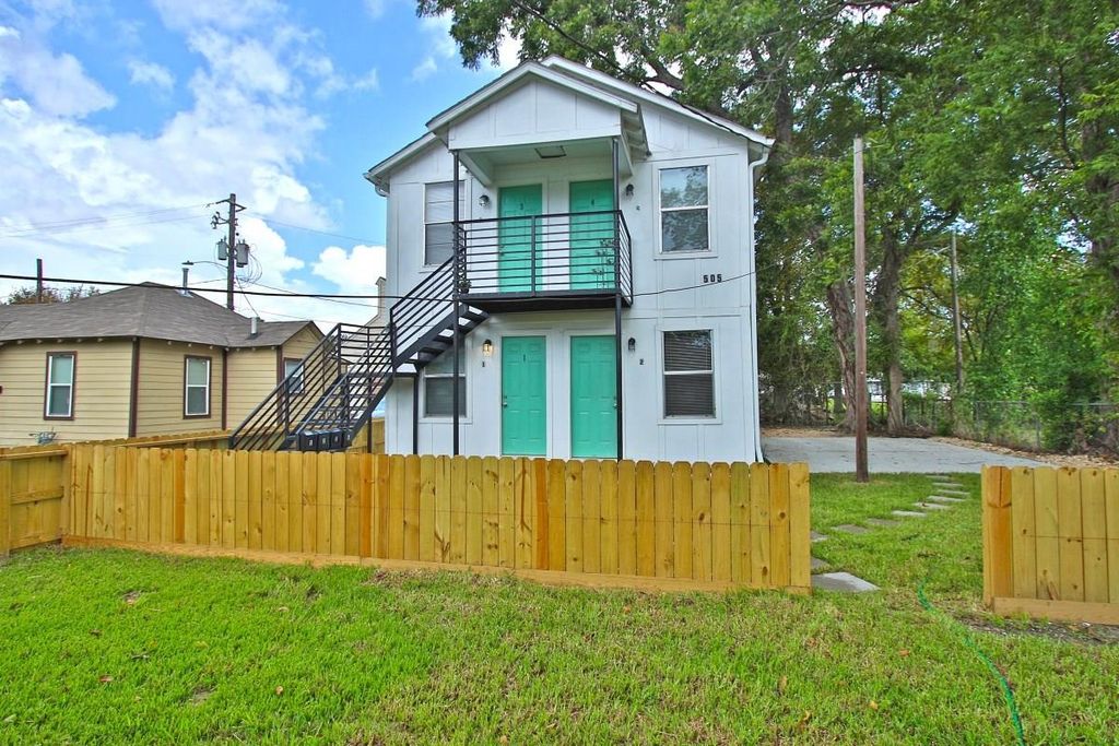 505 E 32nd Street 1, Houston, TX 77018