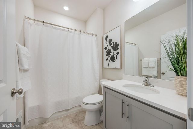 626 LONG MEADOW DR, Fredericksburg, VA 22406