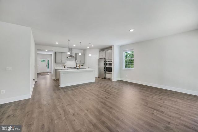 626 LONG MEADOW DR, Fredericksburg, VA 22406