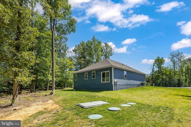 626 LONG MEADOW DR, Fredericksburg, VA 22406