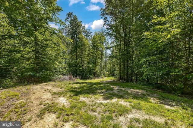626 LONG MEADOW DR, Fredericksburg, VA 22406