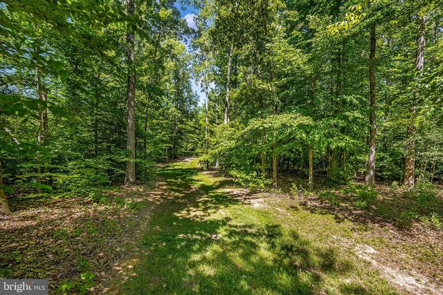626 LONG MEADOW DR, Fredericksburg, VA 22406