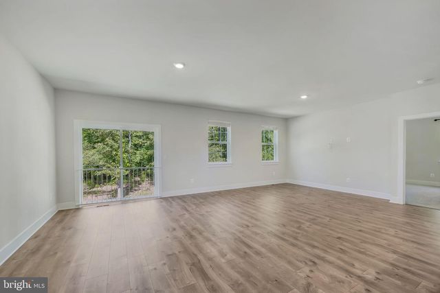 626 LONG MEADOW DR, Fredericksburg, VA 22406