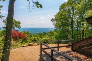 90 Pine Ridge Rd, Montgomery, MA 01085
