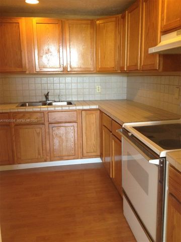 2025 NE 164th St 1006, North Miami Beach, FL 33162