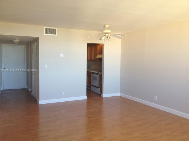 2025 NE 164th St 1006, North Miami Beach, FL 33162