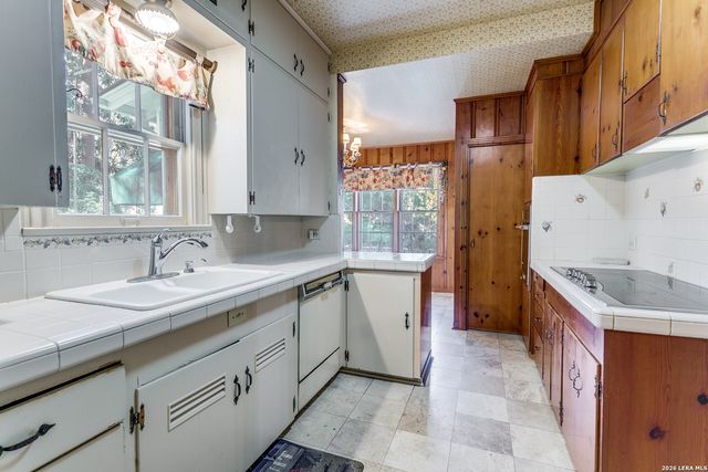 131 Mary D, San Antonio, TX 78209