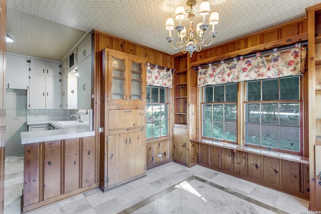 131 Mary D, San Antonio, TX 78209