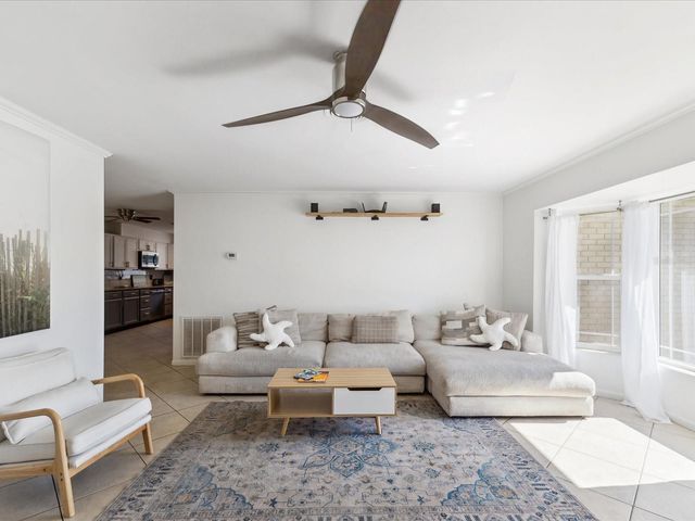 1390 S HILLCREST AVENUE, Clearwater, FL 33756