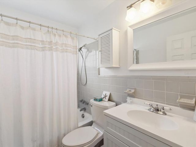 1390 S HILLCREST AVENUE, Clearwater, FL 33756