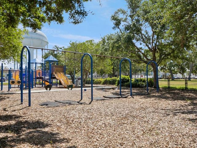 1390 S HILLCREST AVENUE, Clearwater, FL 33756