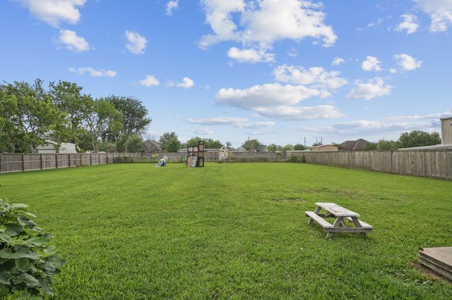3603 Lone Pine Drive, Santa Fe, TX 77510