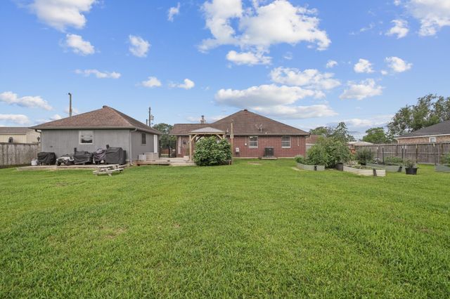 3603 Lone Pine Drive, Santa Fe, TX 77510