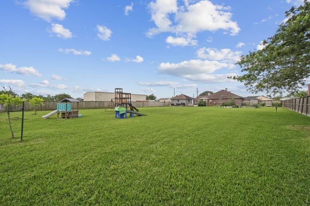 3603 Lone Pine Drive, Santa Fe, TX 77510