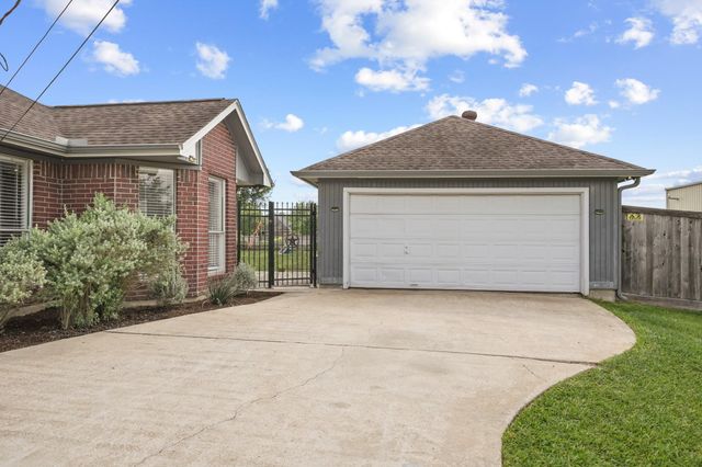 3603 Lone Pine Drive, Santa Fe, TX 77510