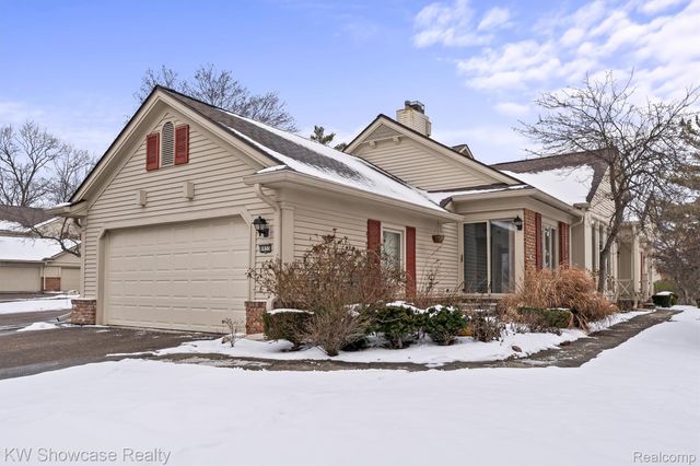 6933 Pebble Park Circle 83, West Bloomfield Charter Township, MI 48322